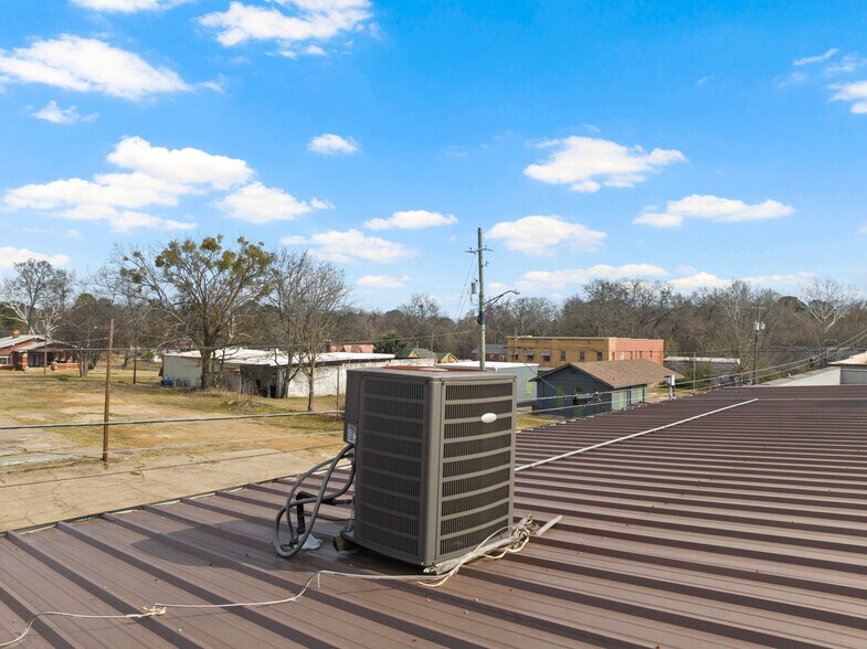 More Photos Of 112 N Lamar St, Daingerfield Storefront For Sale