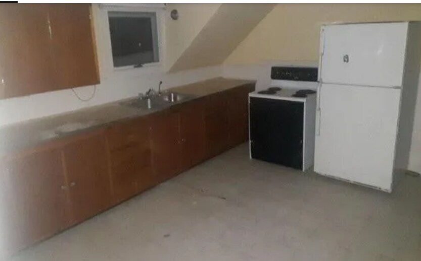 More Photos Of 12-14 High St, Houlton Multifamily For Sale