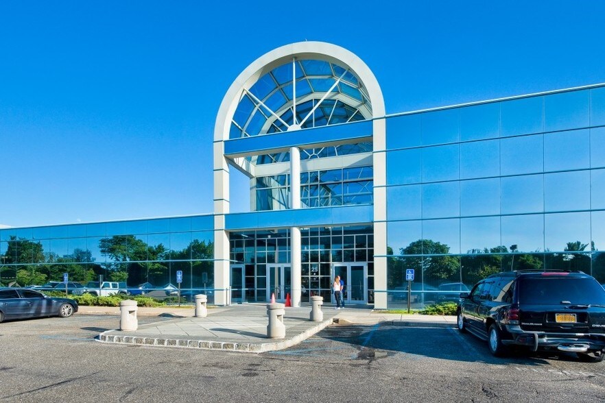 25 Melville Park Rd, Melville, NY 11747 Office For Lease
