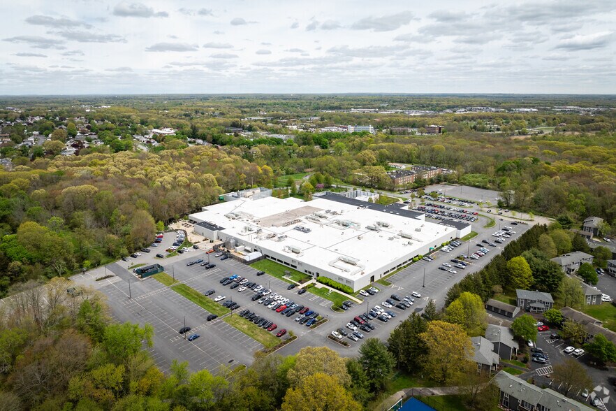 More Photos Of 115 Tripps Ln, Riverside Flex For Lease