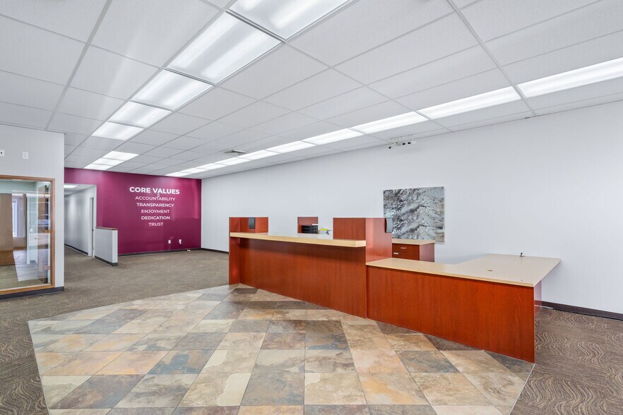 More Photos Of 422 Main St, Windsor Bank For Sale