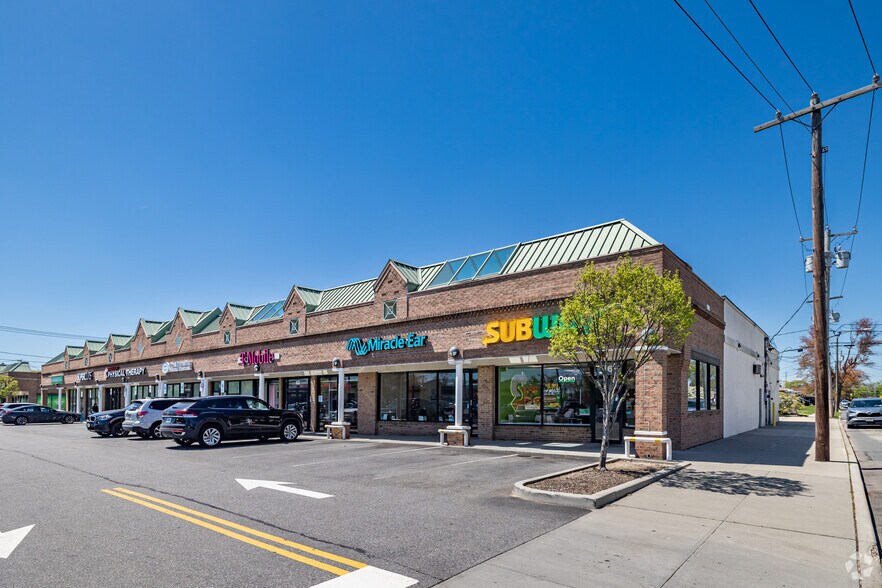 More Photos Of 52-66 E Sunrise Hwy, Lindenhurst Freestanding For Lease