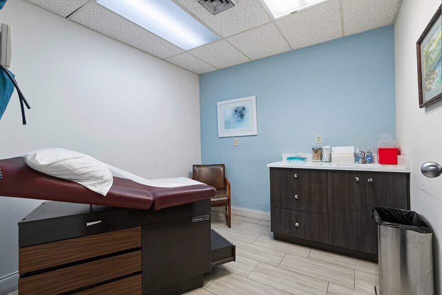 More Photos Of 2280 W Atlantic Ave, Delray Beach Medical For Sale