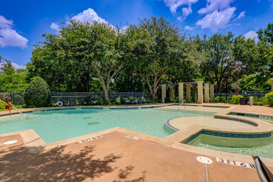 More Photos Of 251 Town Center Ln, Keller Apartments For Lease