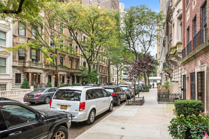 More Photos Of 32 E 74th St, New York Apartments For Sale