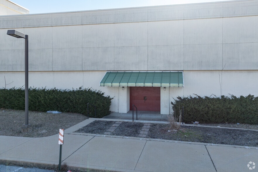 More Photos Of 3654 S Grand Blvd, Saint Louis Office For Sale