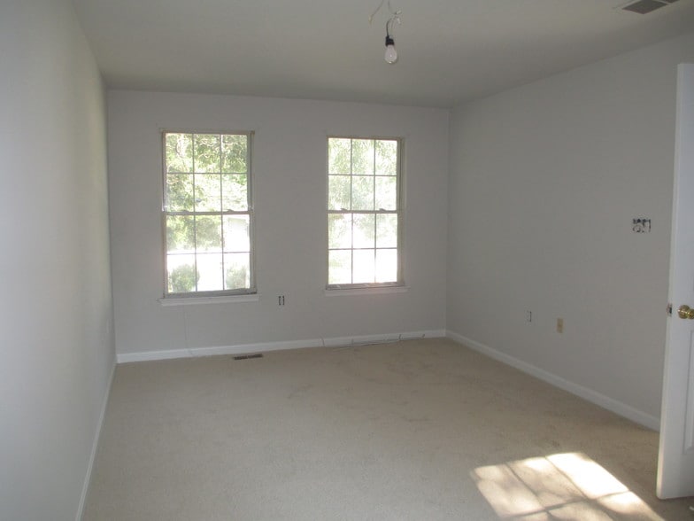 More Photos Of 7731 West Dr, Glen Burnie Assisted Living For Sale