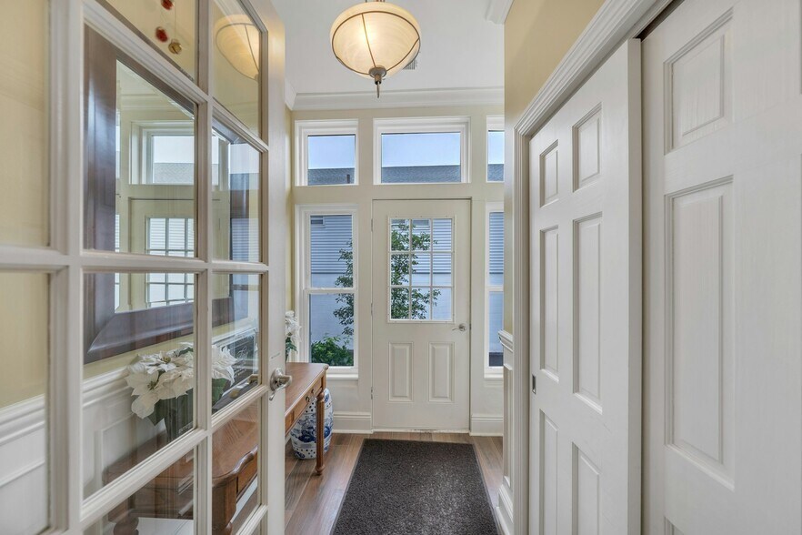 More Photos Of 47 E Main St, Ramsey Office Residential For Lease