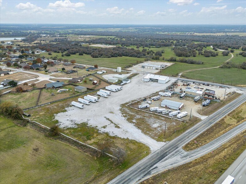 More Photos Of 707 S Wickham St, Alvord Truck Terminal For Lease