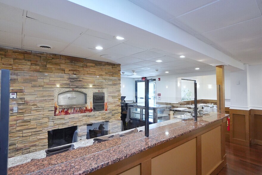 More Photos Of 306 Gatzmer Ave, Jamesburg Restaurant For Lease