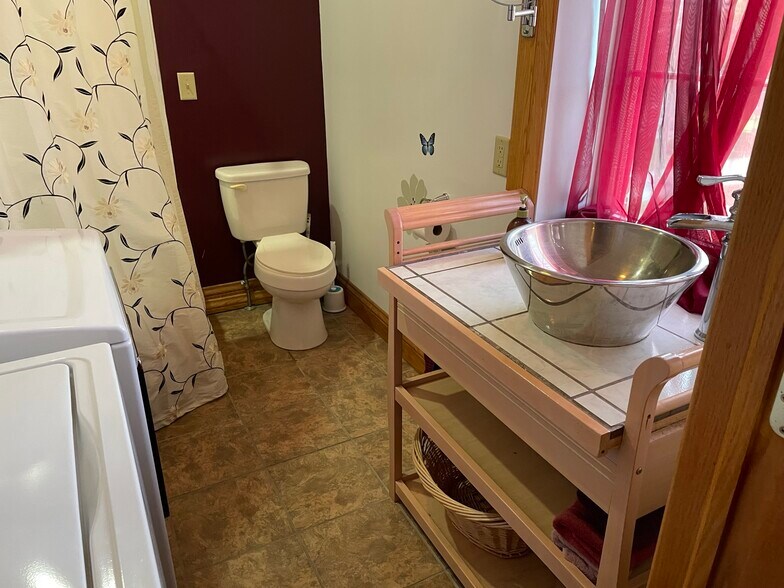 More Photos Of 302-304 S River Park Dr, Guttenberg Apartments For Sale
