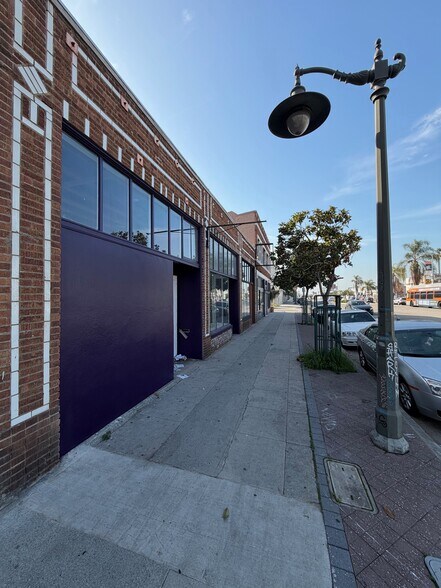 Primary Photo Of 4650 W Washington Blvd, Los Angeles Storefront For Lease
