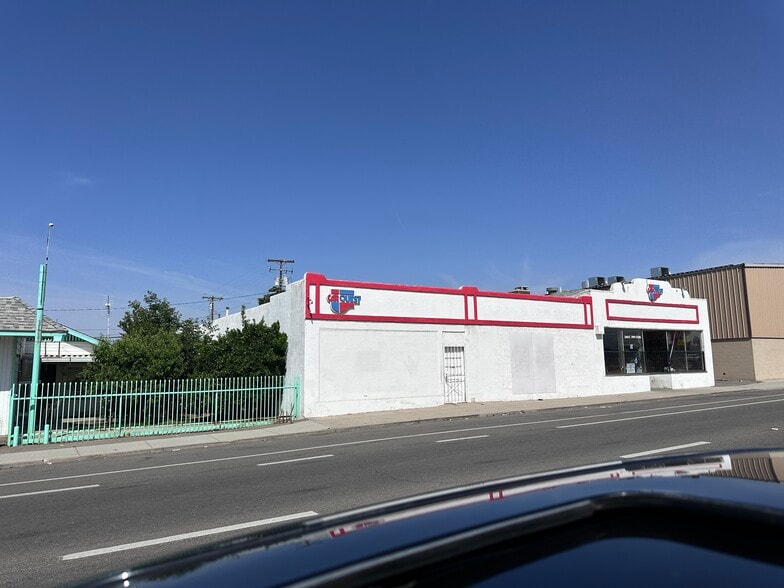More Photos Of 409-413 N Chester Ave, Bakersfield Auto Repair For Sale