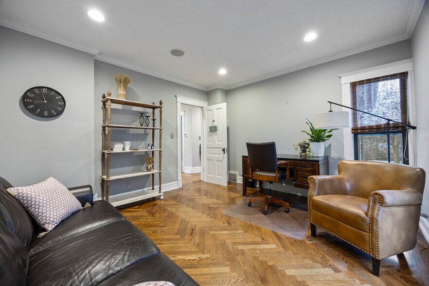 More Photos Of 121 N Washington St, Naperville Office For Lease