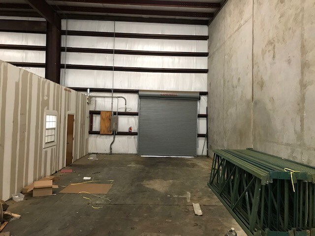 More Photos Of 1305 E Pecan Ave, McAllen Warehouse For Lease