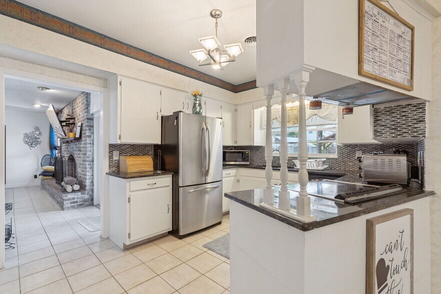 More Photos Of 27 S Center St, Eustis Assisted Living For Sale