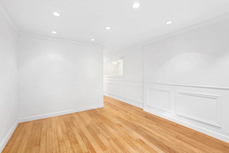More Photos Of 124 E 36th St, New York Specialty For Sale