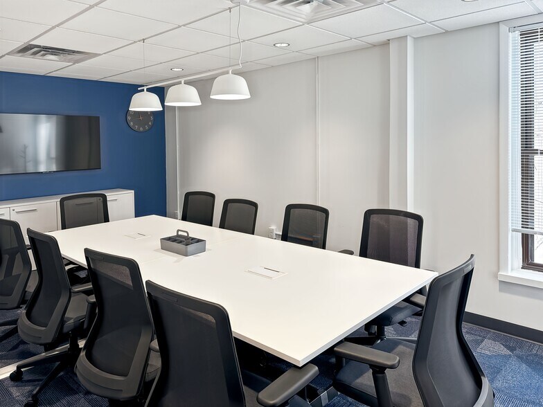 More Photos Of 41 N Sandusky St, Delaware Office For Lease