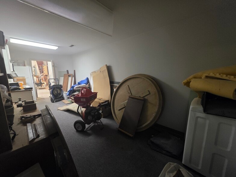 More Photos Of 6604 Windmill Way, Wilmington Industrial For Sale