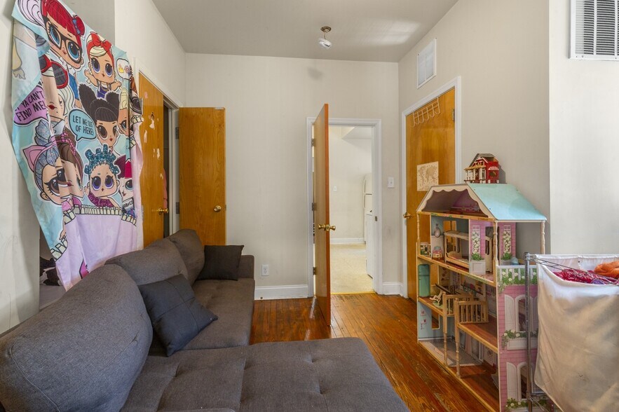 More Photos Of 4014 Market St, Philadelphia Storefront Retail Residential For Sale
