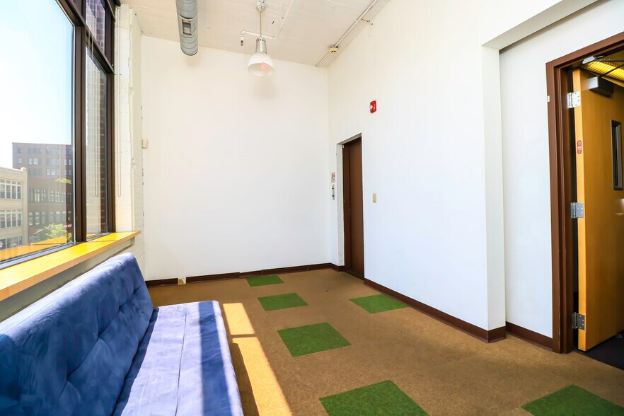 More Photos Of 1409 Washington Ave, Saint Louis Office For Sale