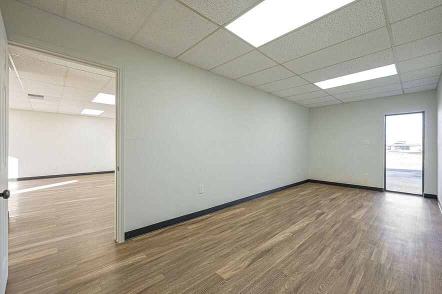 More Photos Of 3009 Epperly Dr, Oklahoma City Office For Sale