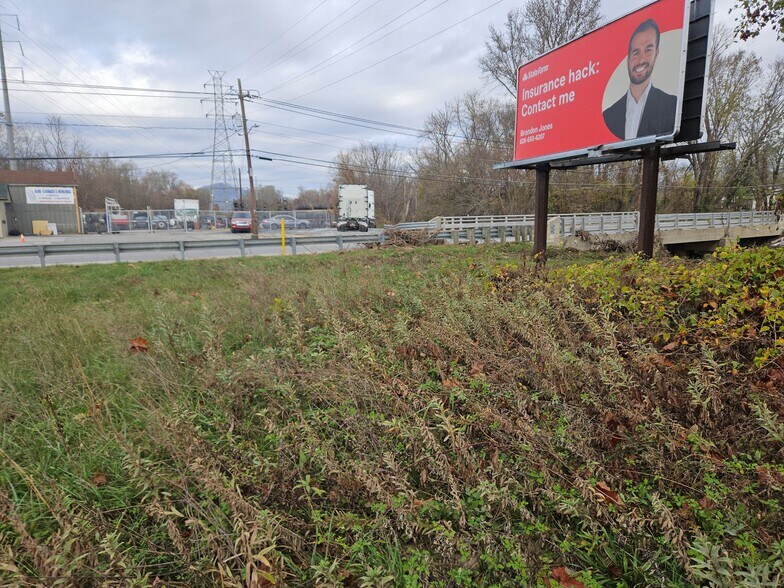 More Photos Of 1032 7th E ave, Hendersonville Land For Lease