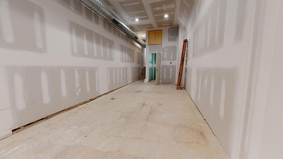 More Photos Of 1030 Hollins St, Baltimore Storefront Retail Office For Lease