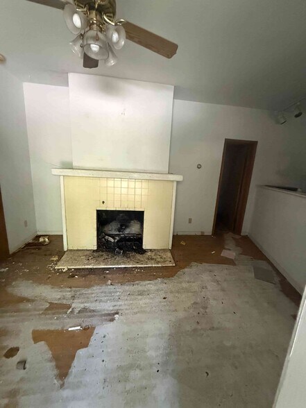 More Photos Of 414 E Cedar St, Olathe Apartments For Sale