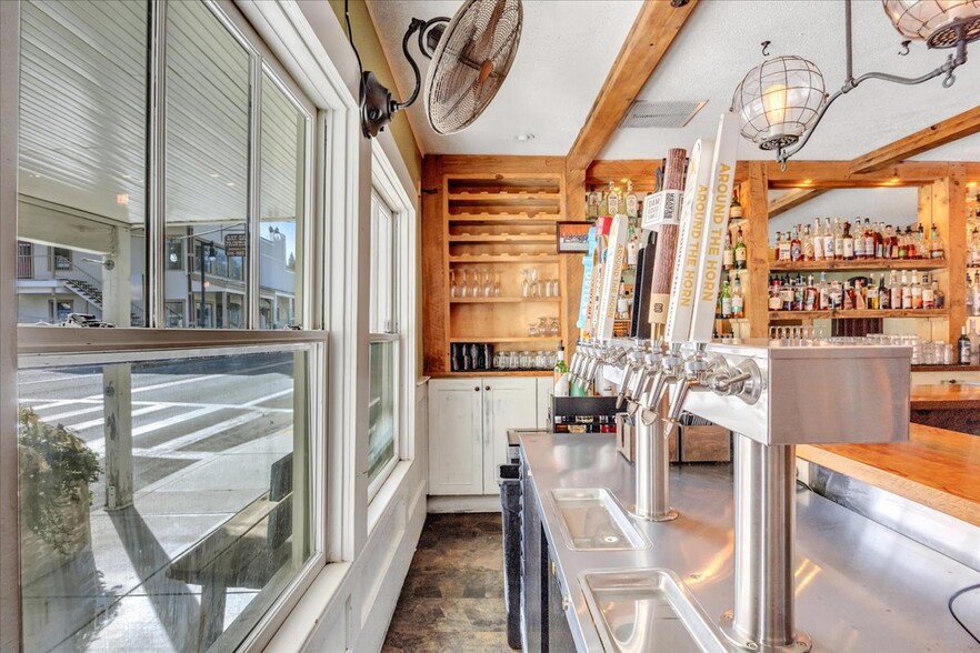 More Photos Of 18736 Main St, Groveland Hotel For Sale