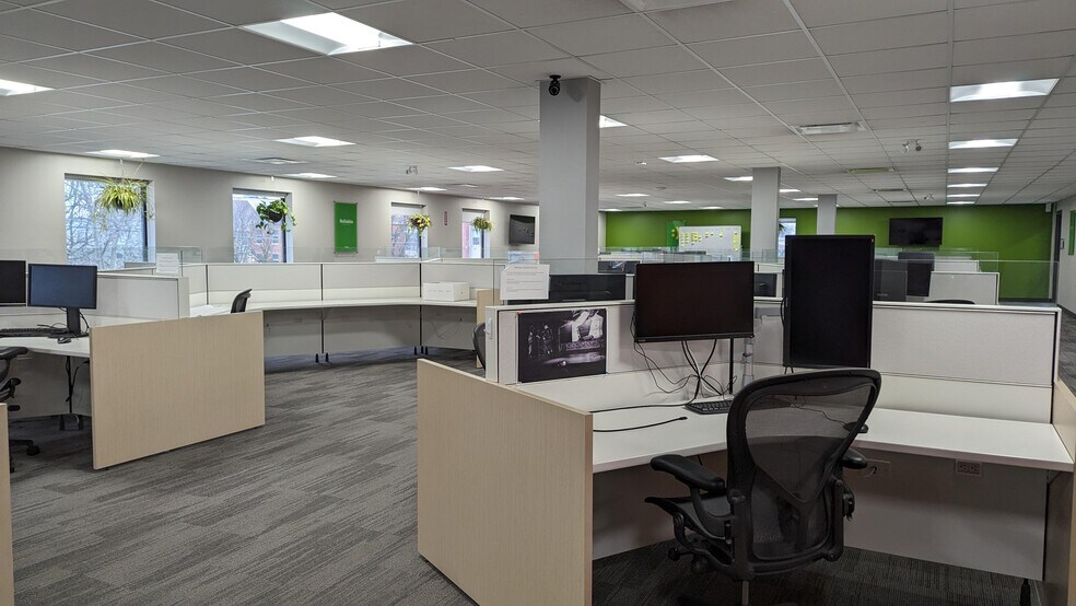 More Photos Of 700 York St, London Office For Lease