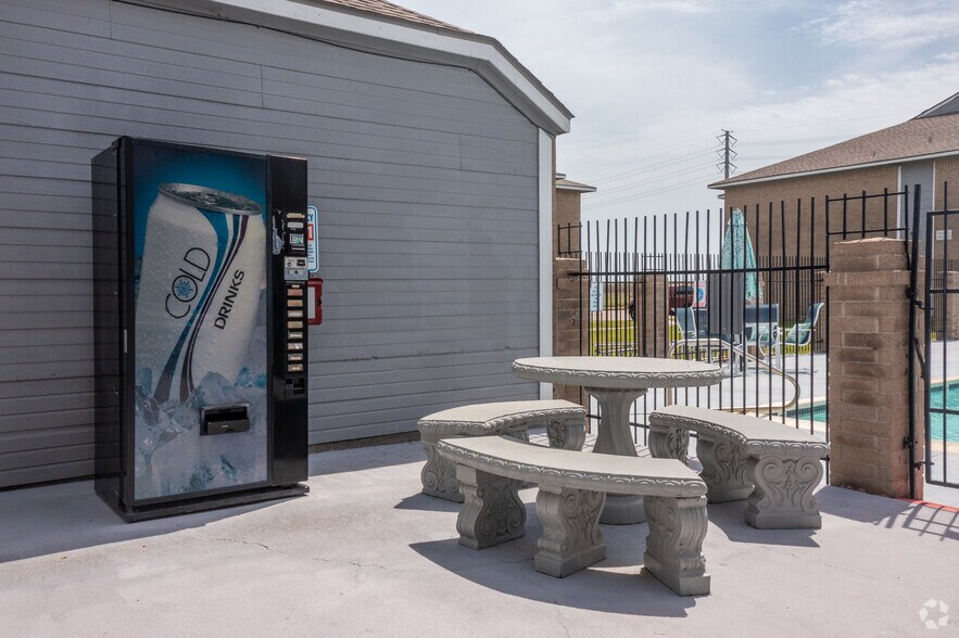 More Photos Of 1010 Magnolia Dr, Freeport Apartments For Sale