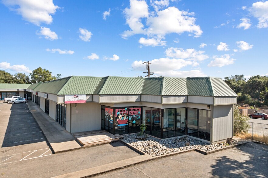 More Photos Of 4050 Durock Rd, Shingle Springs Freestanding For Lease