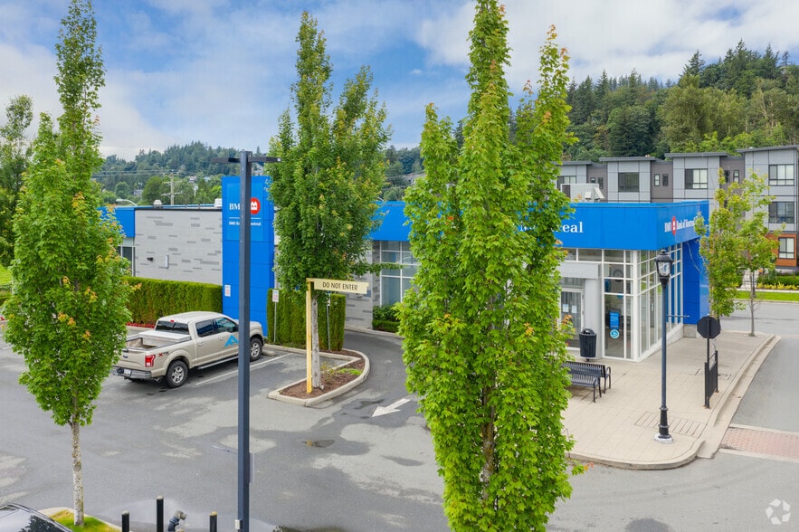 More Photos Of 1888 N Parallel Rd, Abbotsford Unknown For Lease