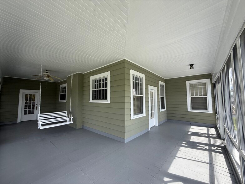 More Photos Of 718 Madison Ave N, Douglas Office Residential For Sale