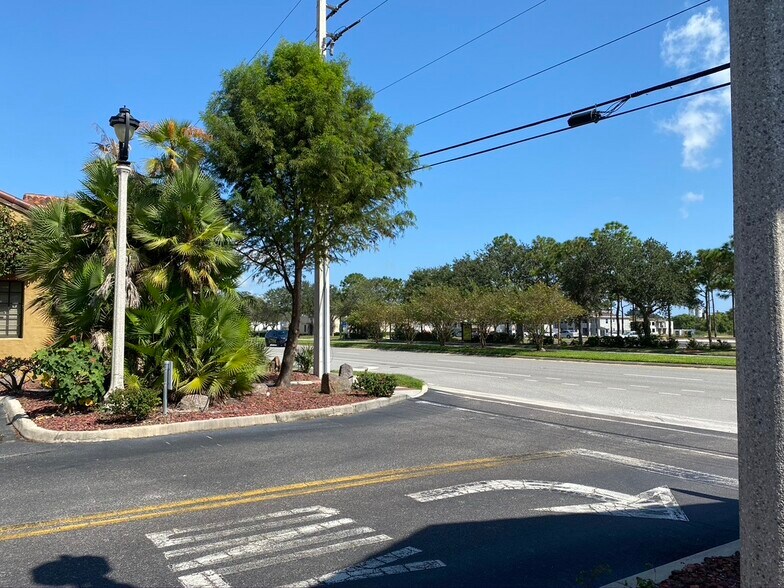 More Photos Of 6032 N Wickham Rd, Melbourne Office For Lease