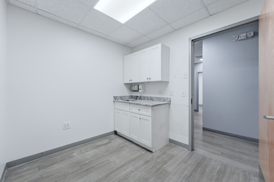 More Photos Of 430-432 Broadway, Bayonne Storefront For Lease