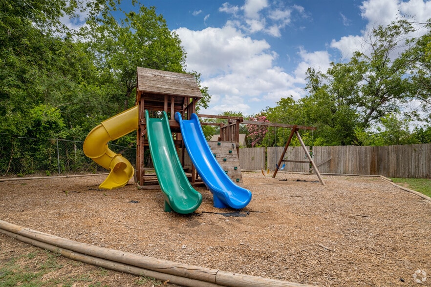 More Photos Of 14900 Nacogdoches Rd, San Antonio Apartments For Sale