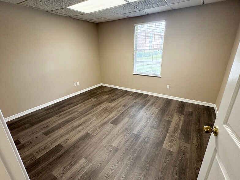 More Photos Of 3840 Williamsburg Park Blvd, Jacksonville Office For Sale