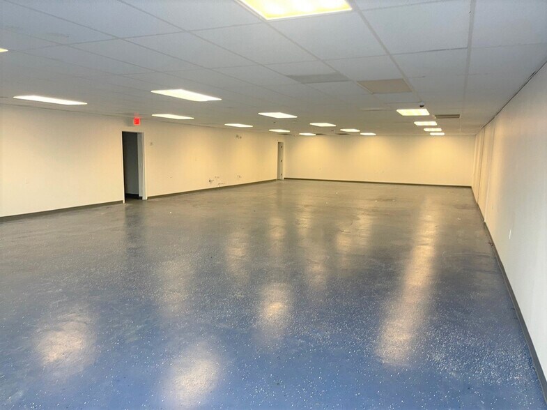 More Photos Of 9641 Gulf Blvd, Treasure Island Storefront Retail Office For Lease