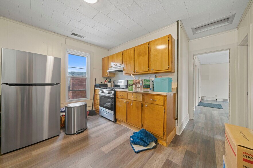 More Photos Of 208 N Walnut St, Stillman Valley General Retail For Sale