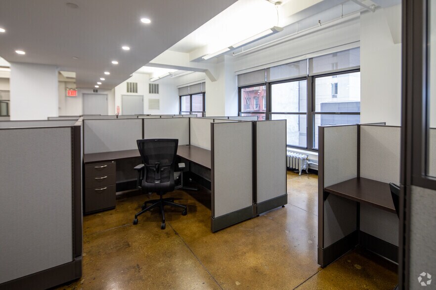 More Photos Of 589 Eighth Ave, New York Loft Creative Space For Lease