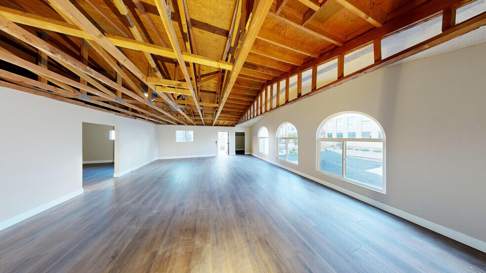 More Photos Of 401 S 6th St, Las Vegas Restaurant For Sale