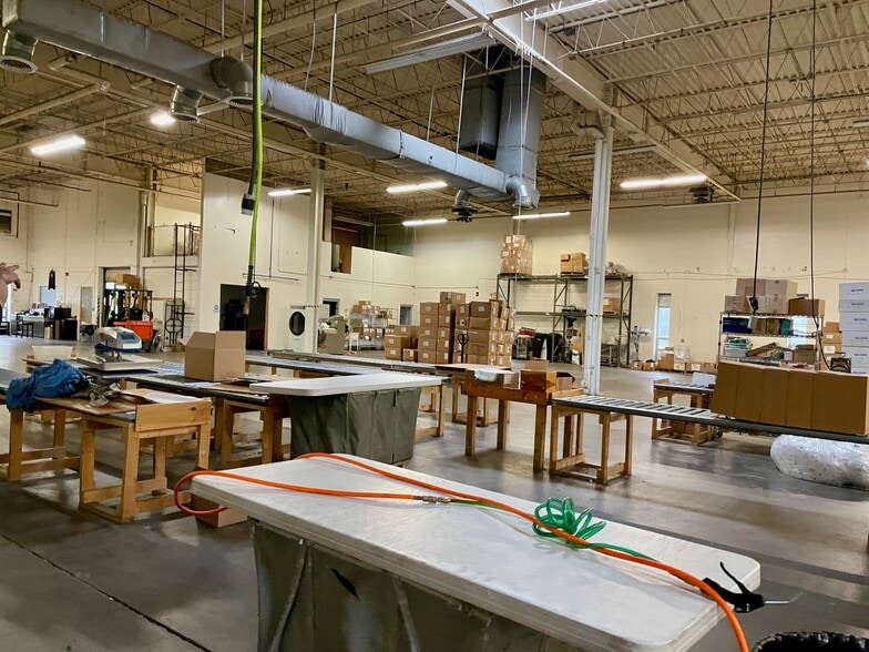 More Photos Of 60 Pulpit Rock Rd, Pelham Manufacturing For Lease