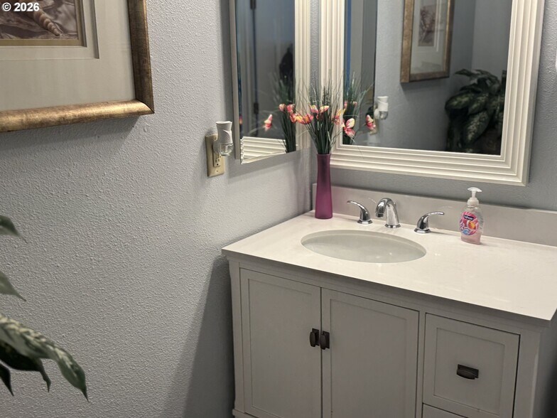 More Photos Of 937 Chetco Ave, Brookings Office Residential For Sale