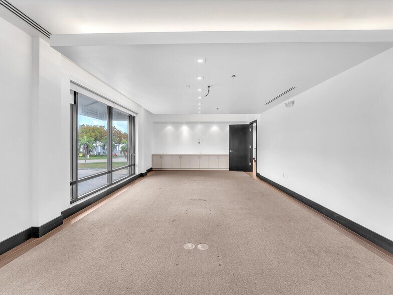 More Photos Of 2797 NW 105th Ave, Miami Warehouse For Lease