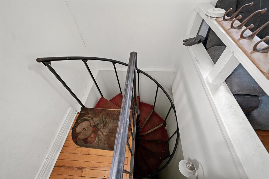 More Photos Of 591 Burnham Ave, Calumet City Office Residential For Sale