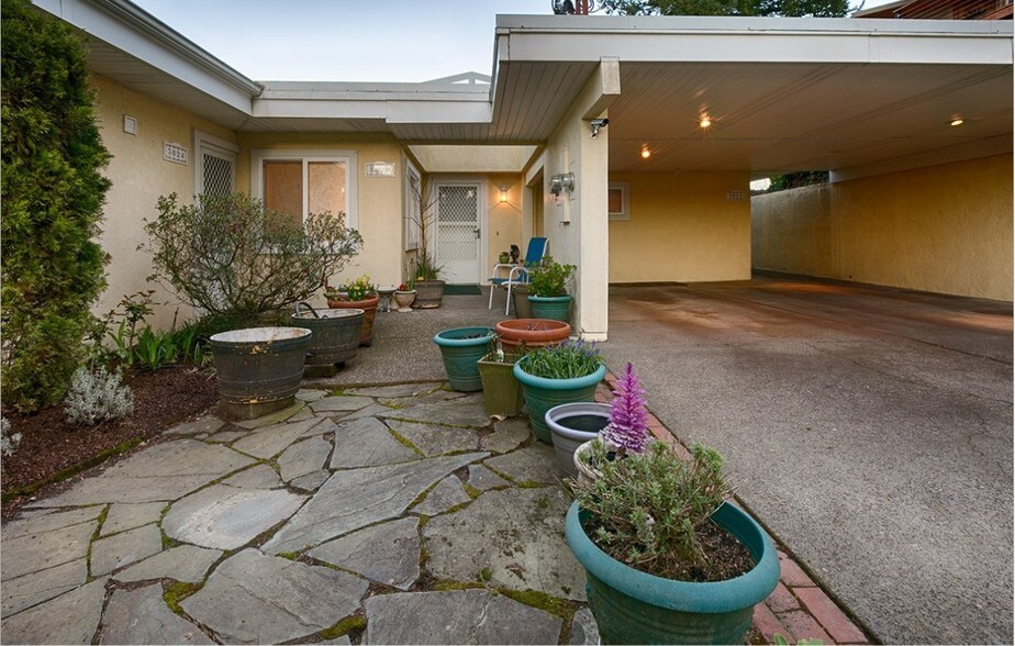 More Photos Of 3020-3024 SW 12th Ave, Portland Apartments For Sale