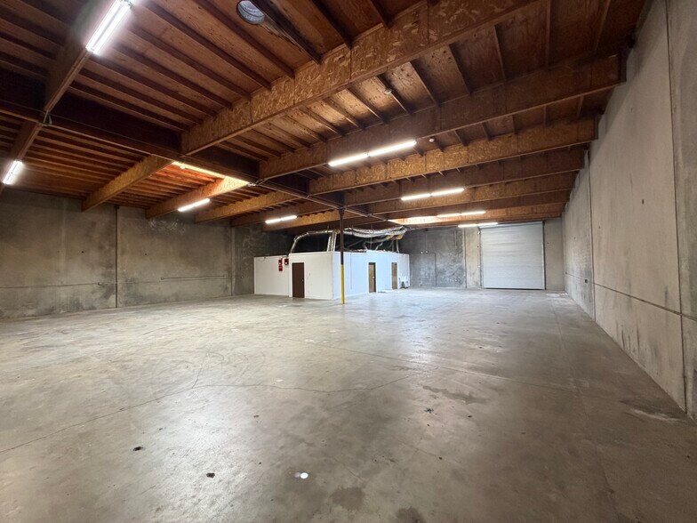 More Photos Of 11419 White Rock Rd, Rancho Cordova Warehouse For Lease