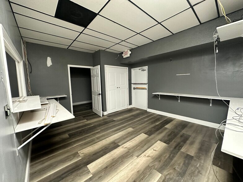 More Photos Of 6514-6516 N 40th St, Tampa Storefront Retail Office For Sale